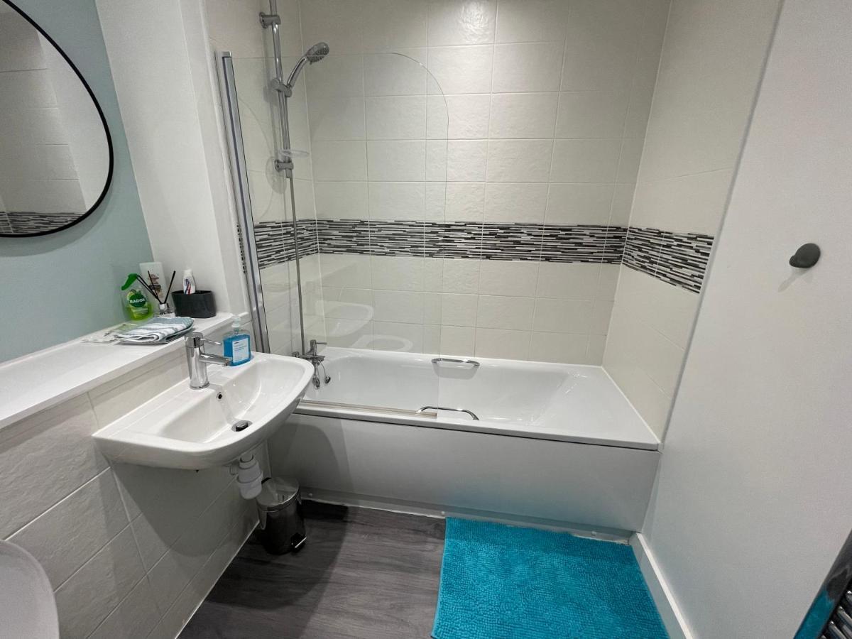 מנצ'סטר Balcony Marina Apartment With City Skyline Views - Free Secure Parking מראה חיצוני תמונה