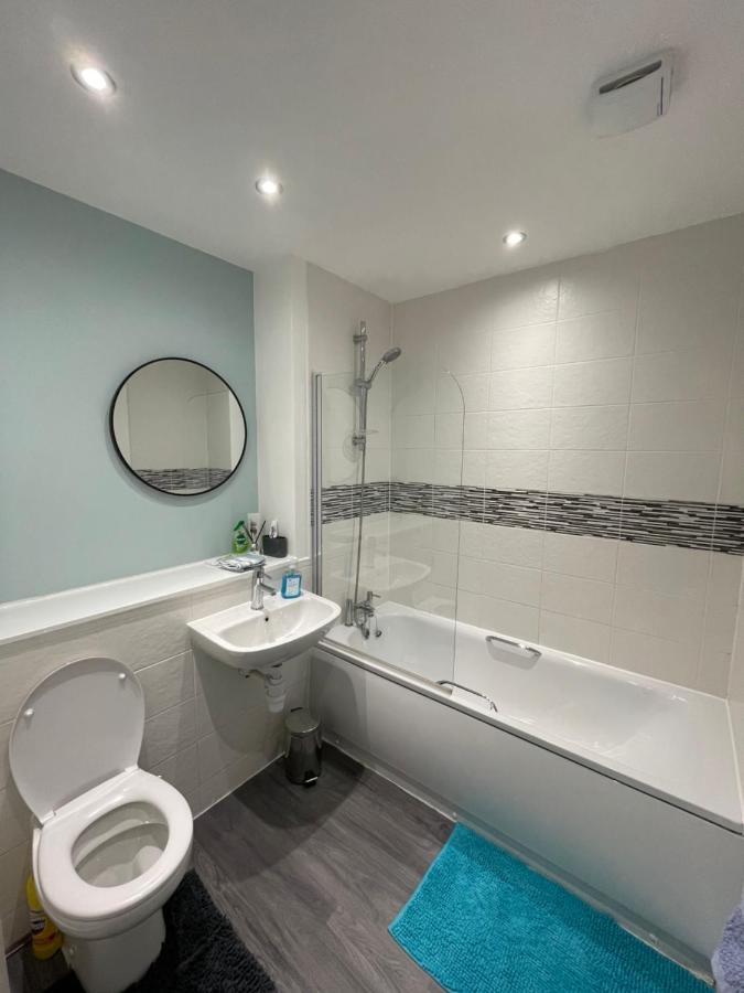 מנצ'סטר Balcony Marina Apartment With City Skyline Views - Free Secure Parking מראה חיצוני תמונה