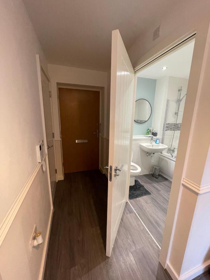 מנצ'סטר Balcony Marina Apartment With City Skyline Views - Free Secure Parking מראה חיצוני תמונה